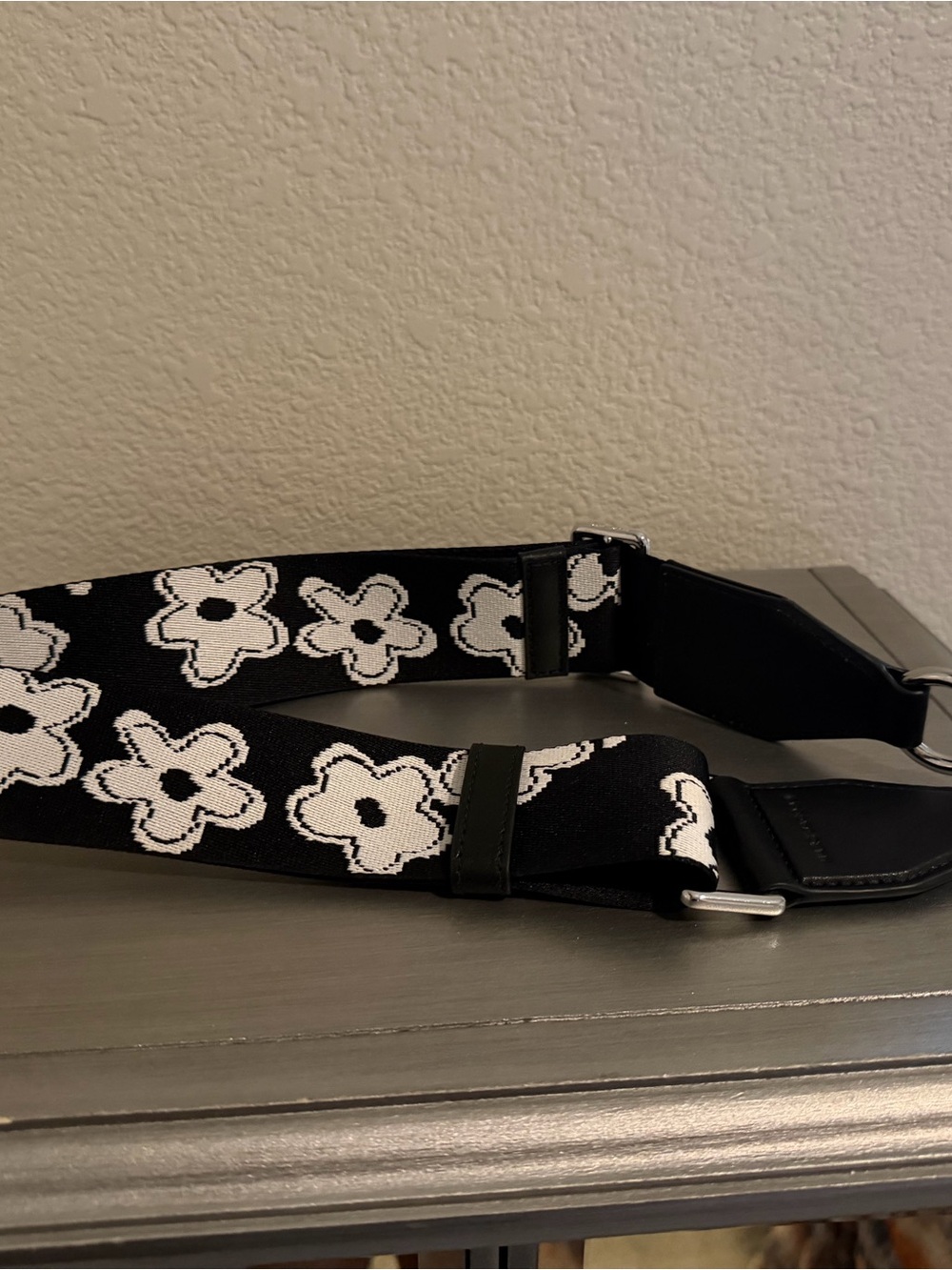 Marc Jacobs Black Floral Purse Strap with White Flowers - Picture 4 of 4